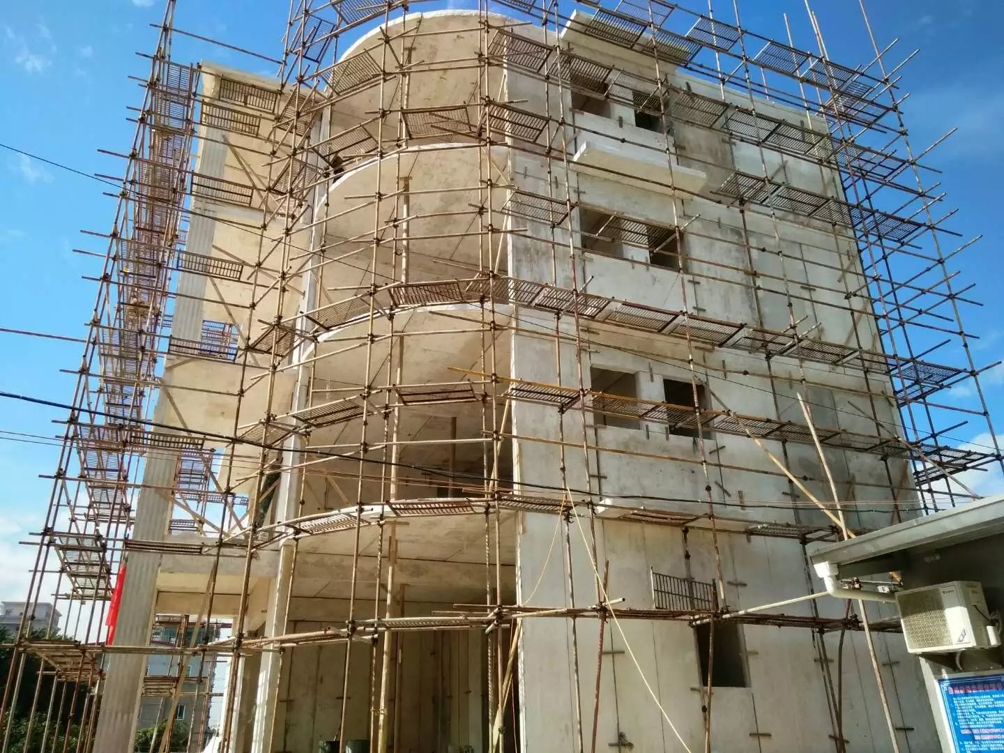 罗甸星河绿色环保装配式建材在福建修建的五层别墅建筑